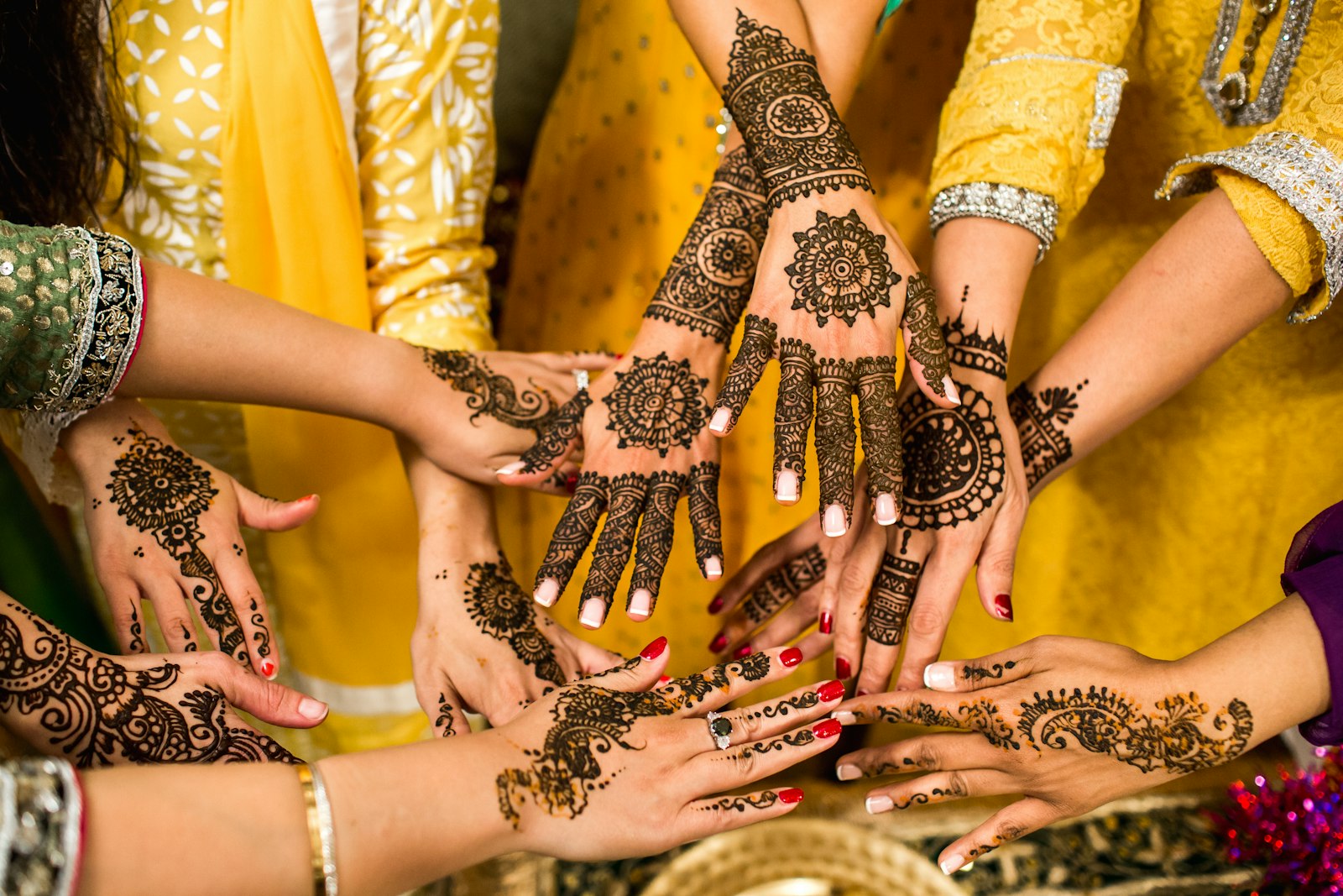 Mehndi artists